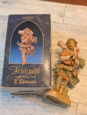 Fontanini Gabriel Shepherd Figurine with Lamb With Box Italy
